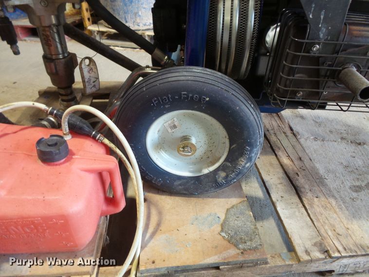 image for item FU9258 Graco GH733 sprayer