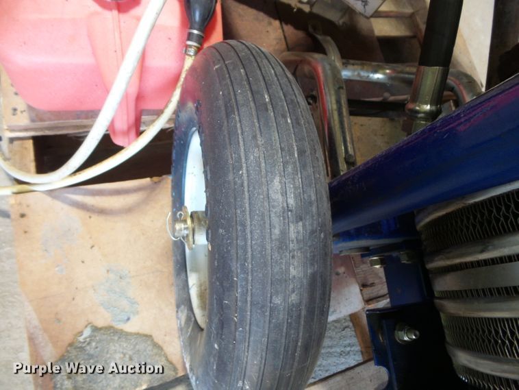 image for item FU9258 Graco GH733 sprayer