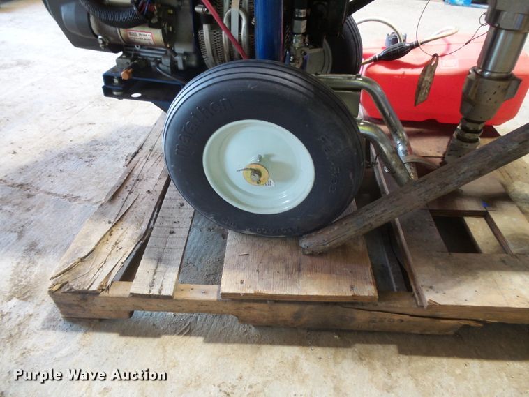 image for item FU9258 Graco GH733 sprayer