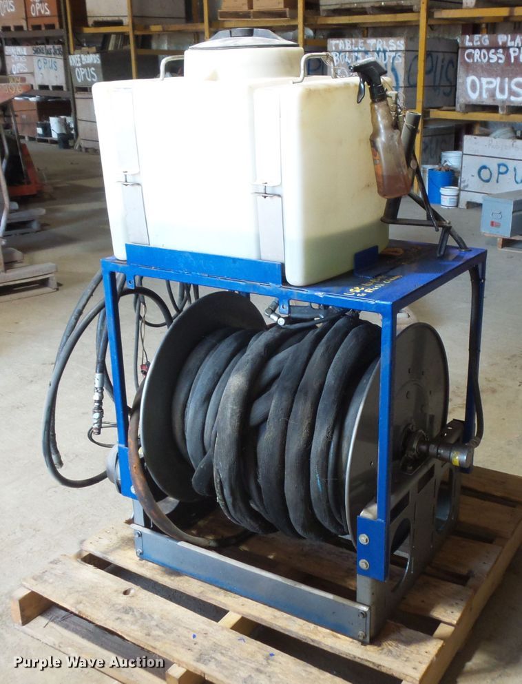 image for item FU9258 Graco GH733 sprayer