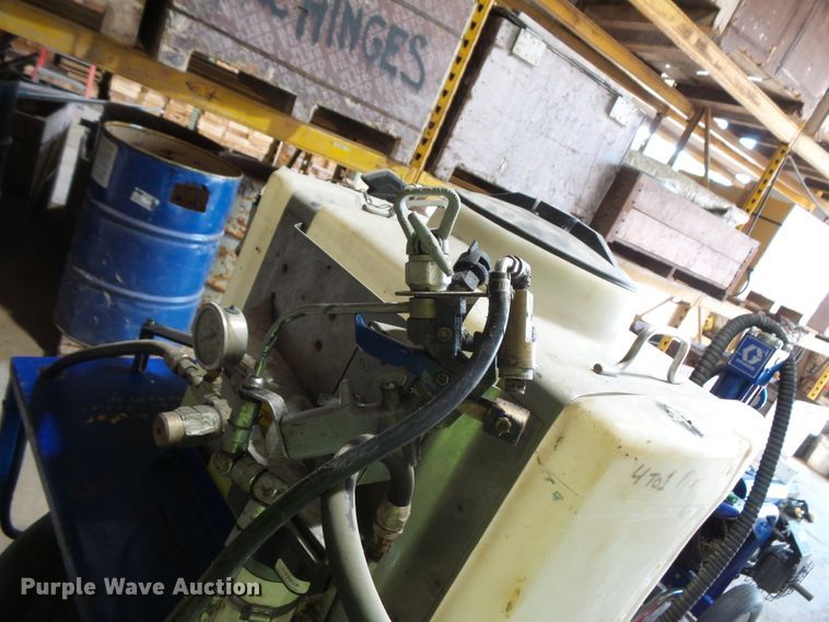 image for item FU9258 Graco GH733 sprayer