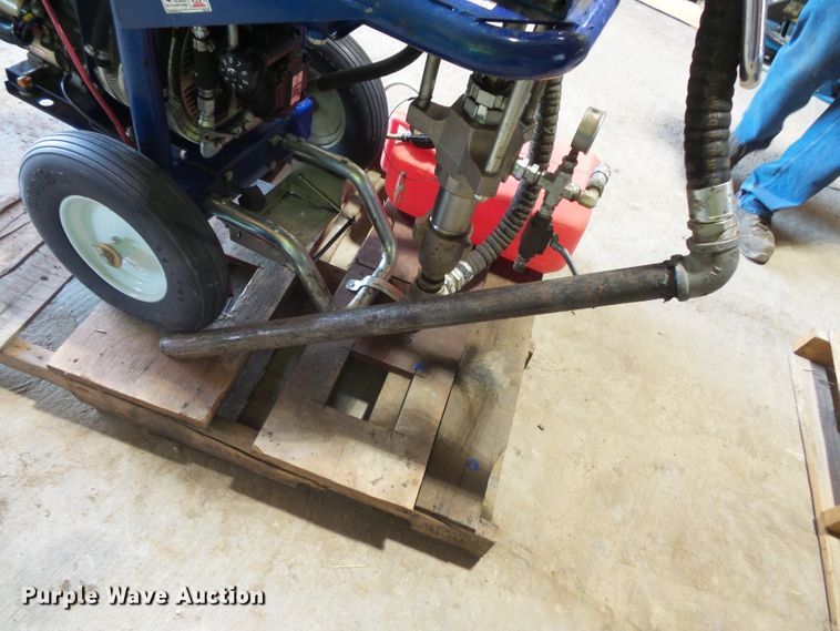 image for item FU9258 Graco GH733 sprayer