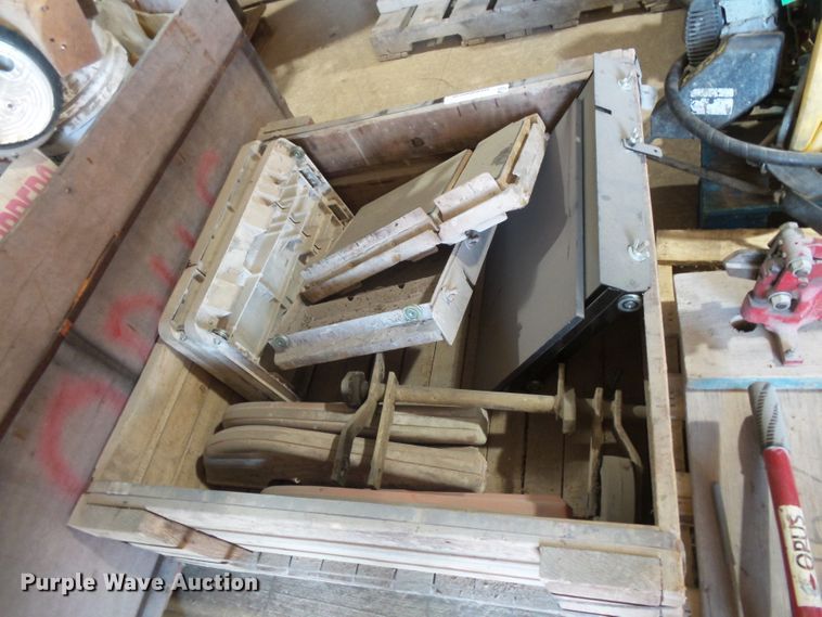 image for item FU9260 (2) brick saws