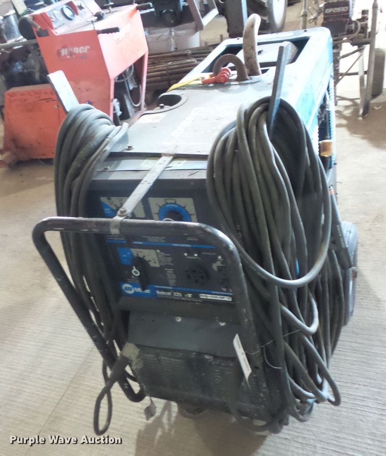 image for item FU9264 Miller Bobcat 225T welder