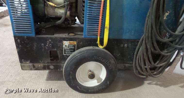 image for item FU9264 Miller Bobcat 225T welder