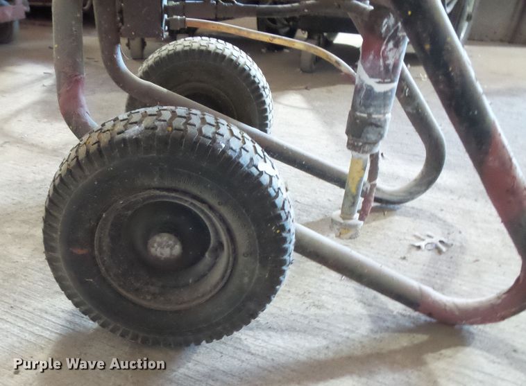 image for item FU9265 (2) Spraytech EP2510 paint sprayers