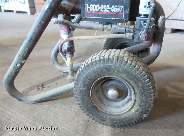 image for item FU9265 (2) Spraytech EP2510 paint sprayers