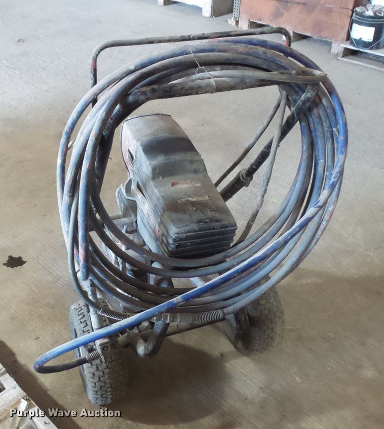 image for item FU9265 (2) Spraytech EP2510 paint sprayers