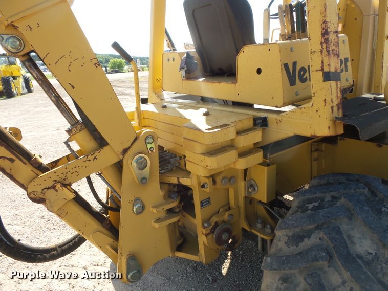 image for item FU9274 2006 Vermeer RT950 vibratory cable plow