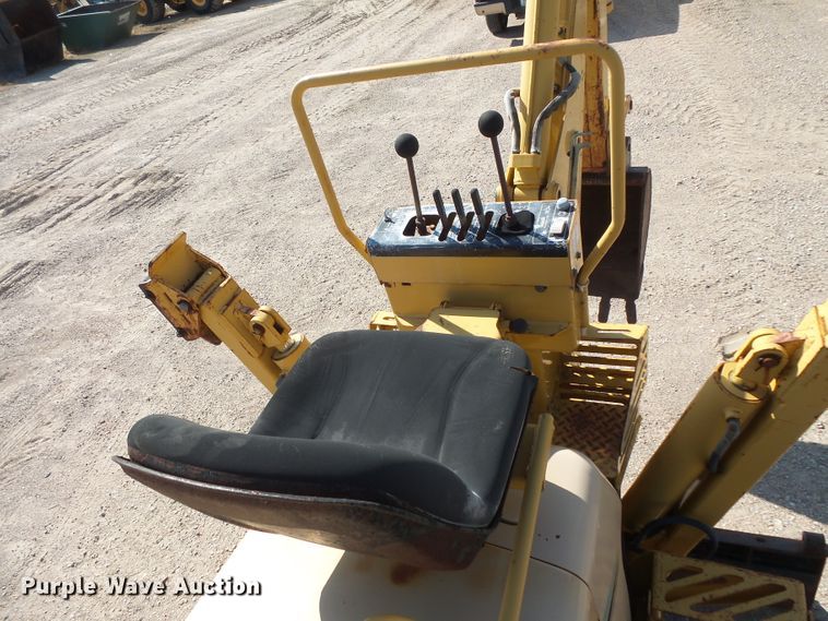 image for item FU9274 2006 Vermeer RT950 vibratory cable plow