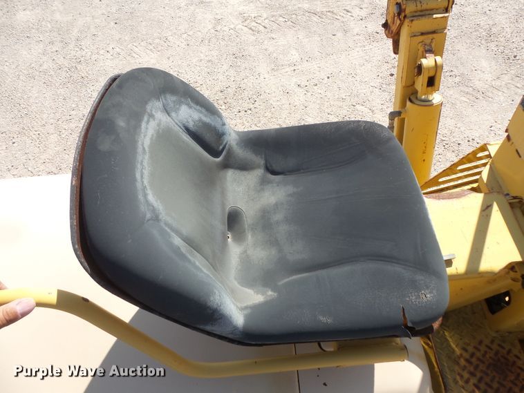 image for item FU9274 2006 Vermeer RT950 vibratory cable plow