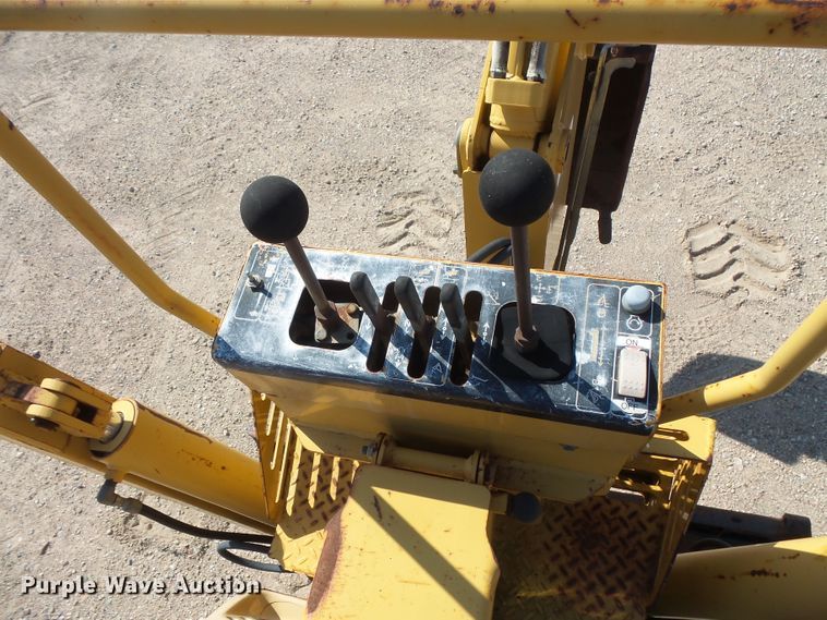 image for item FU9274 2006 Vermeer RT950 vibratory cable plow