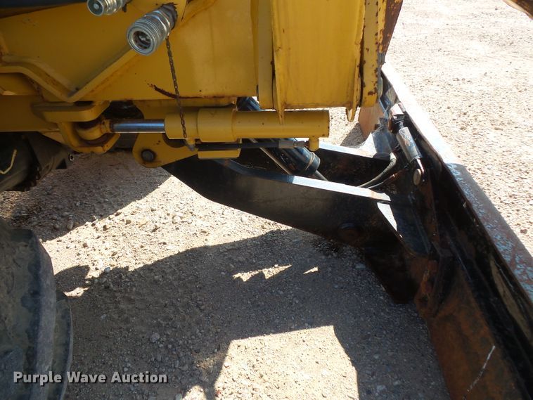 image for item FU9274 2006 Vermeer RT950 vibratory cable plow