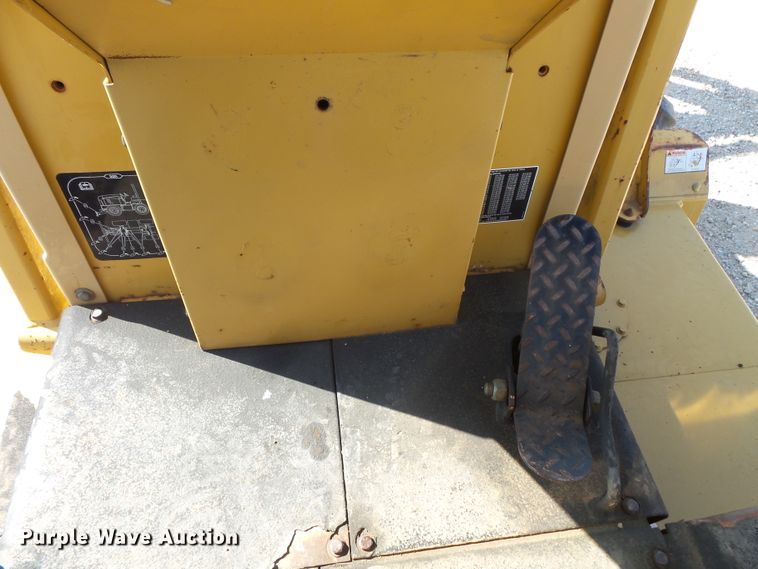 image for item FU9274 2006 Vermeer RT950 vibratory cable plow