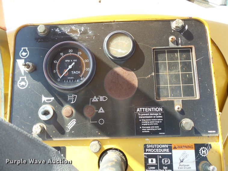 image for item FU9274 2006 Vermeer RT950 vibratory cable plow