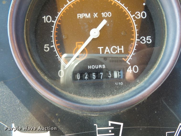 image for item FU9274 2006 Vermeer RT950 vibratory cable plow