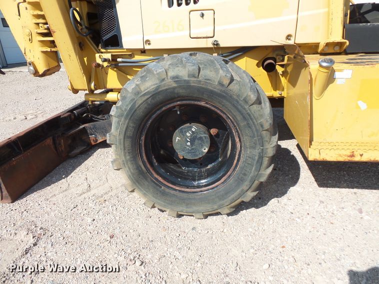 image for item FU9274 2006 Vermeer RT950 vibratory cable plow