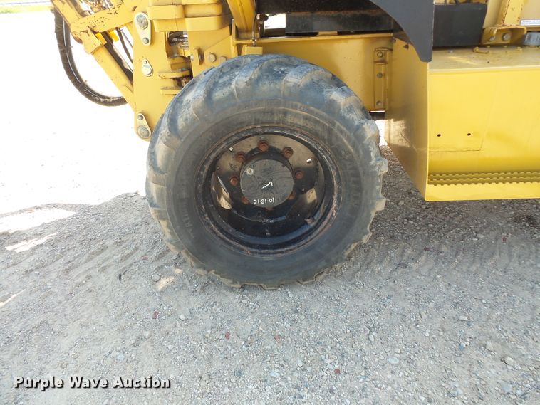 image for item FU9274 2006 Vermeer RT950 vibratory cable plow