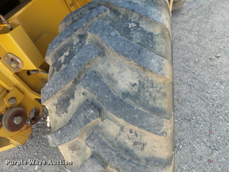 image for item FU9274 2006 Vermeer RT950 vibratory cable plow