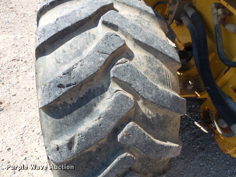 image for item FU9274 2006 Vermeer RT950 vibratory cable plow