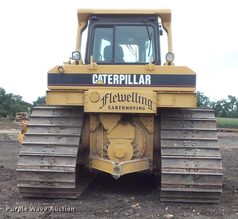 image for item FU9275 2002 Caterpillar D6R LGP dozer