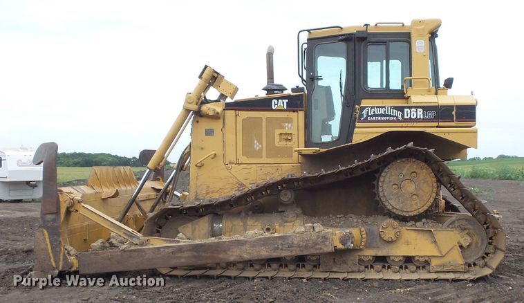 image for item FU9275 2002 Caterpillar D6R LGP dozer