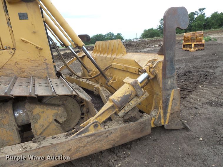 image for item FU9275 2002 Caterpillar D6R LGP dozer