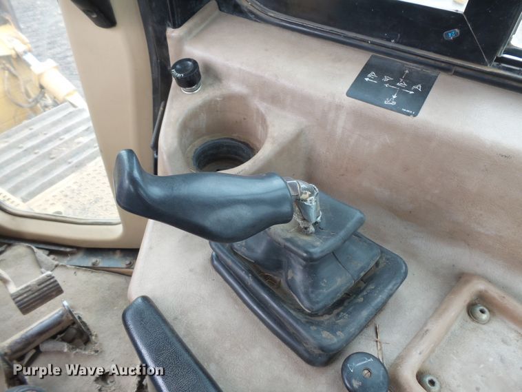 image for item FU9275 2002 Caterpillar D6R LGP dozer