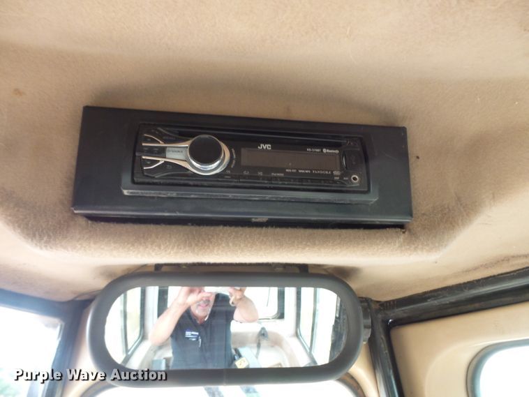 image for item FU9275 2002 Caterpillar D6R LGP dozer