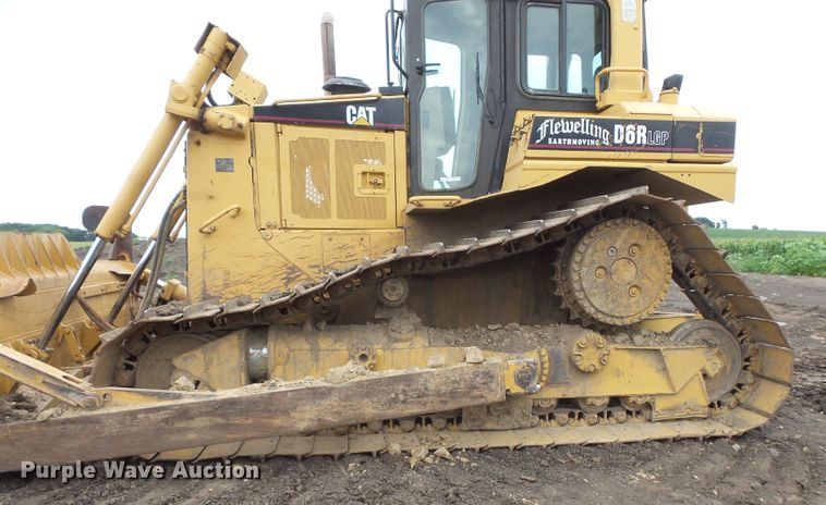 image for item FU9275 2002 Caterpillar D6R LGP dozer