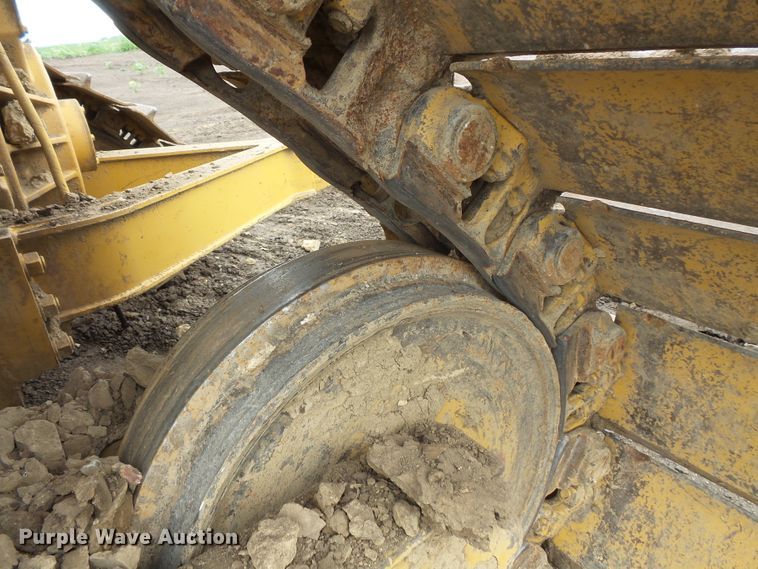 image for item FU9275 2002 Caterpillar D6R LGP dozer