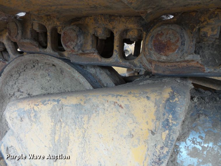 image for item FU9275 2002 Caterpillar D6R LGP dozer