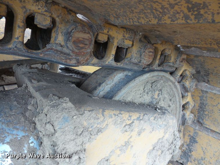 image for item FU9275 2002 Caterpillar D6R LGP dozer