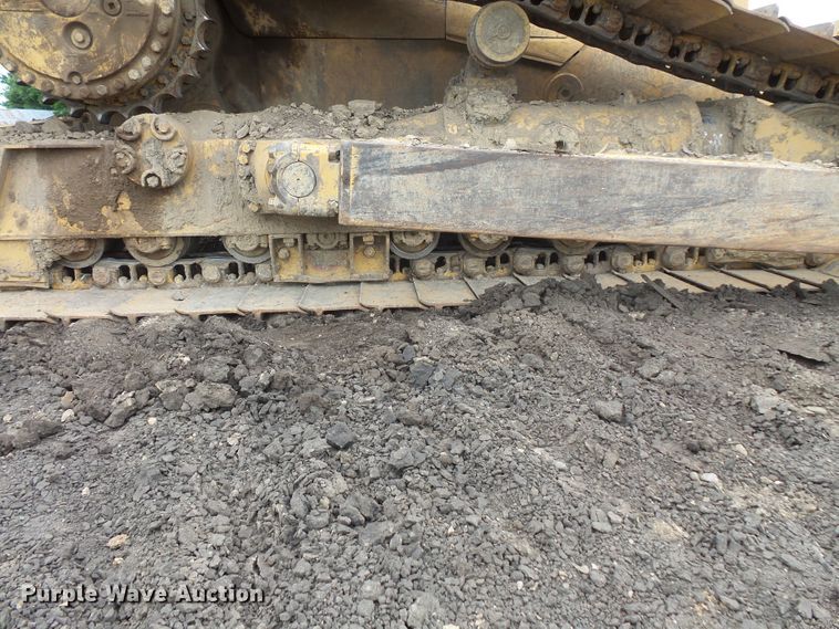 image for item FU9275 2002 Caterpillar D6R LGP dozer