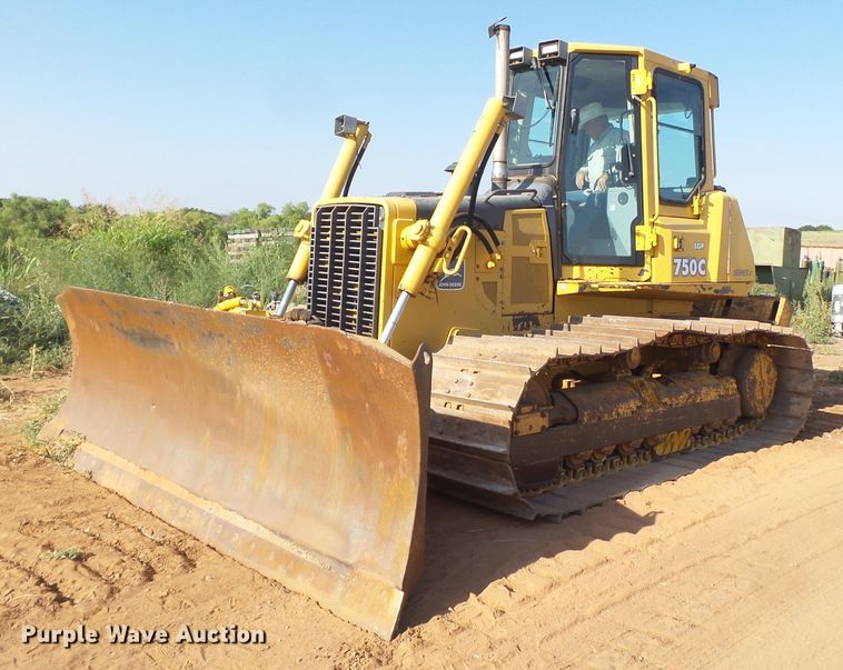 image for item GB9999 2003 John Deere 750C Series II dozer