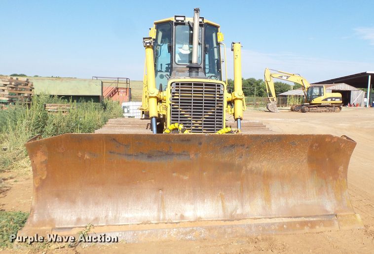 image for item GB9999 2003 John Deere 750C Series II dozer