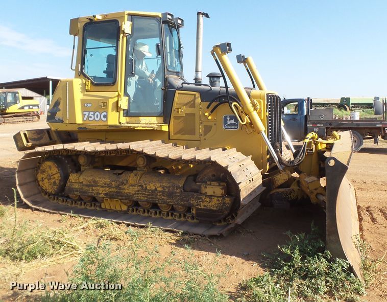 image for item GB9999 2003 John Deere 750C Series II dozer