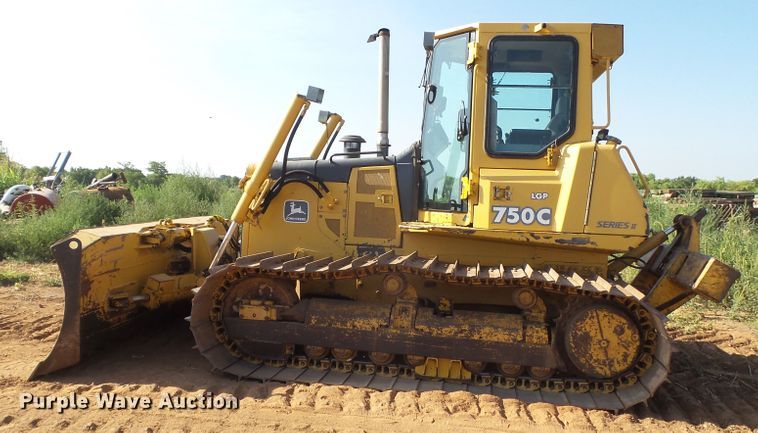 image for item GB9999 2003 John Deere 750C Series II dozer