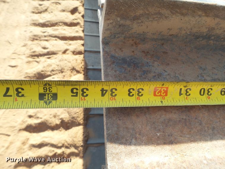 image for item GB9999 2003 John Deere 750C Series II dozer