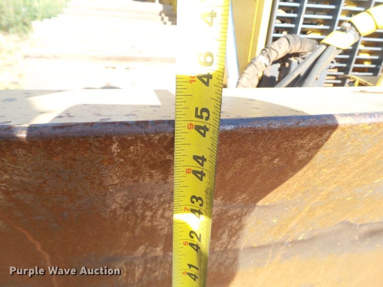 image for item GB9999 2003 John Deere 750C Series II dozer