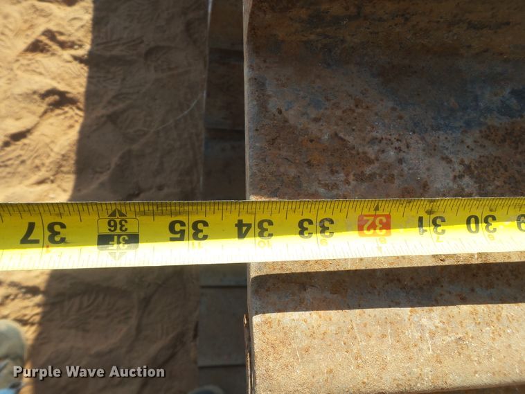 image for item GB9999 2003 John Deere 750C Series II dozer