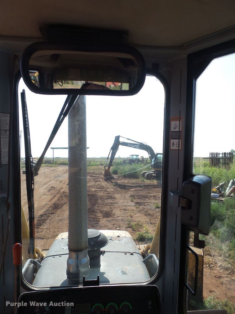 image for item GB9999 2003 John Deere 750C Series II dozer