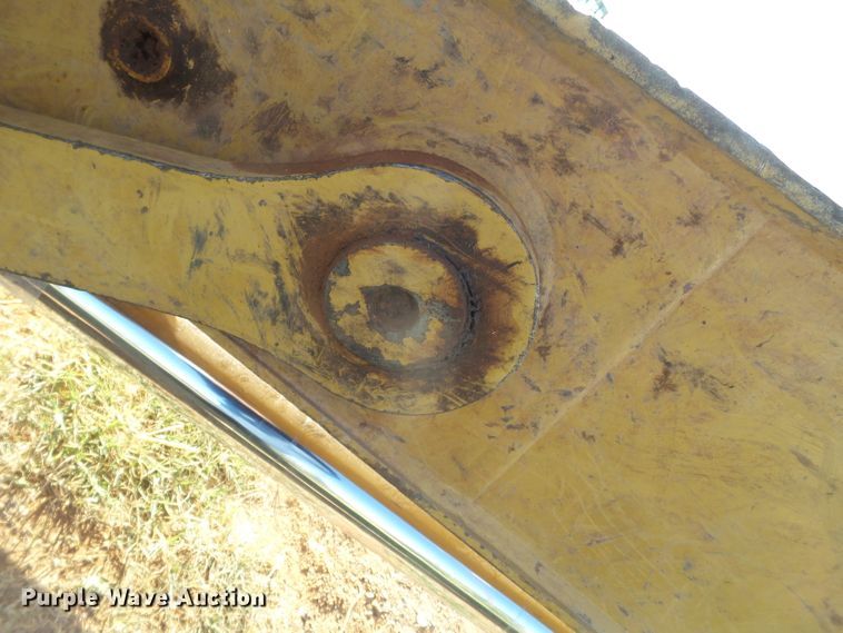 image for item GC9000 2005 Caterpillar 320C L excavator