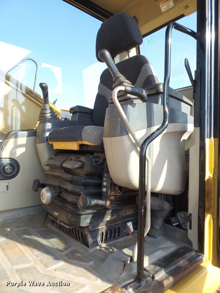 image for item GC9000 2005 Caterpillar 320C L excavator