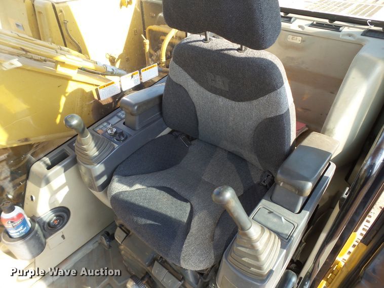 image for item GC9000 2005 Caterpillar 320C L excavator