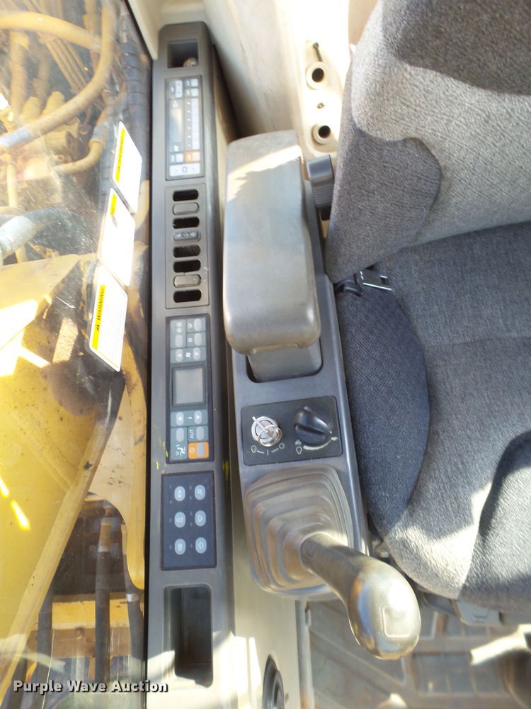 image for item GC9000 2005 Caterpillar 320C L excavator