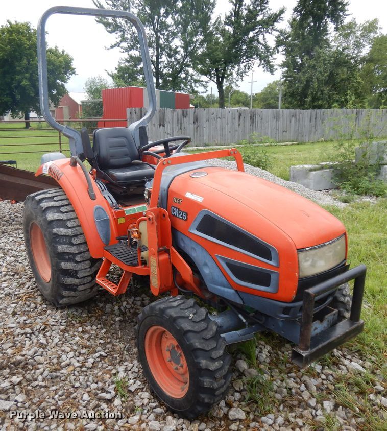 image for item GG9007 2004 Kioti CK25 MFWD tractor