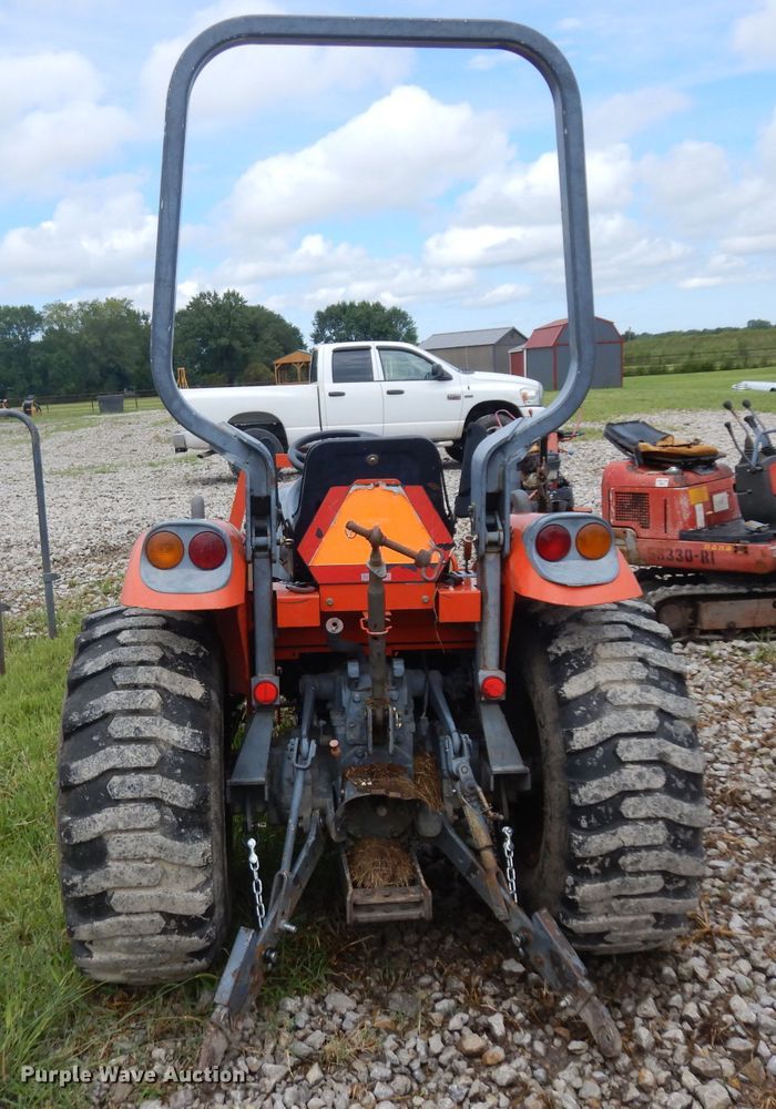 image for item GG9007 2004 Kioti CK25 MFWD tractor