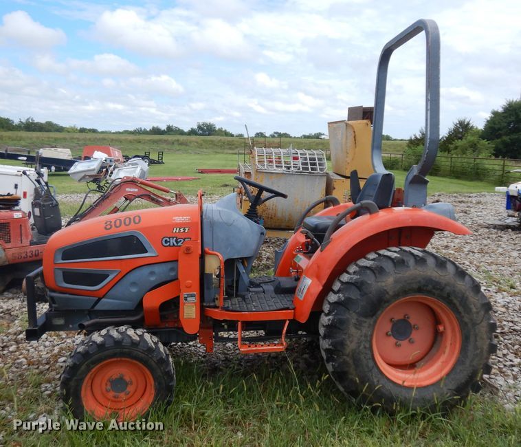 image for item GG9007 2004 Kioti CK25 MFWD tractor