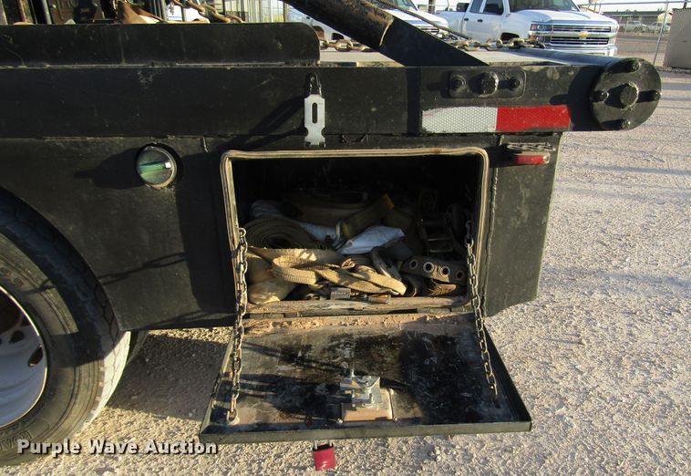 image for item DG1406 2016 Ford F550 Super Duty Crew Cab flatbed truck